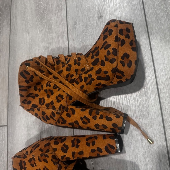 CHEETAH BOOTIES - Picture 7 of 9